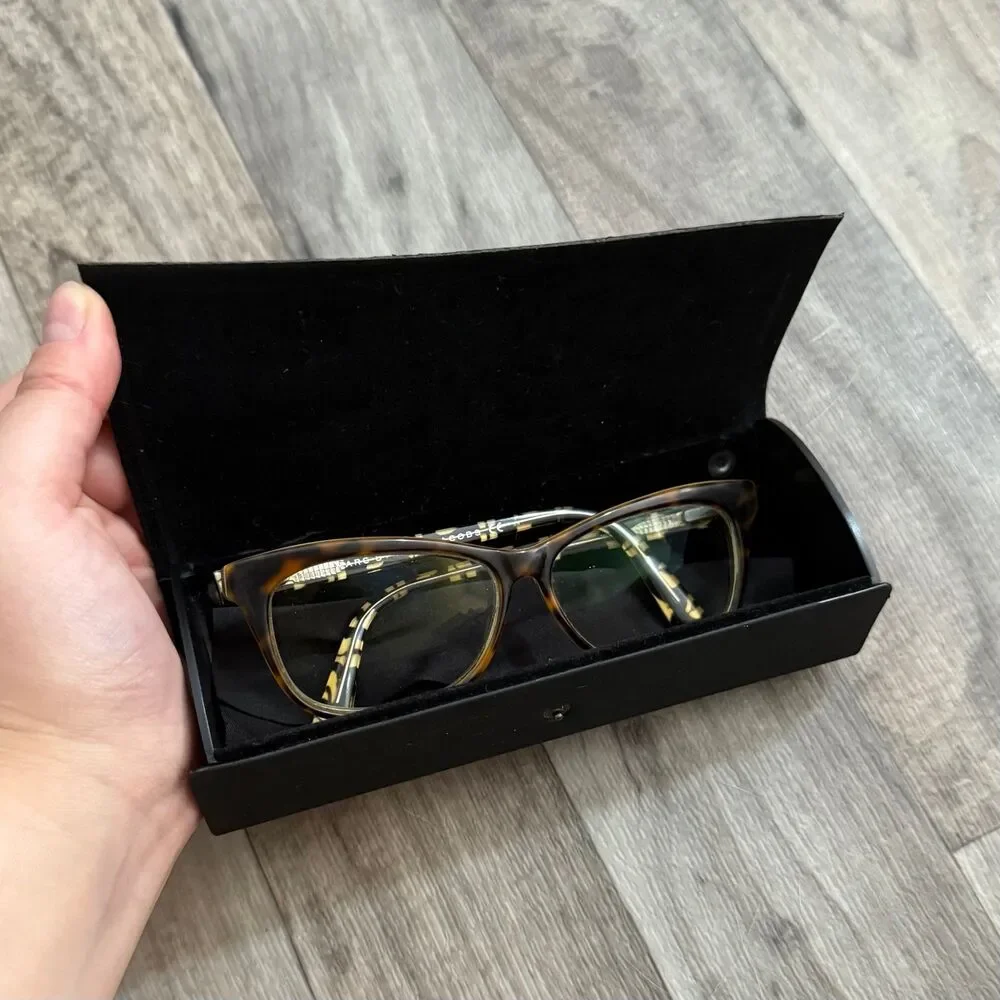 Marc Jacob’s tortoise shell prescription glasses lens frame